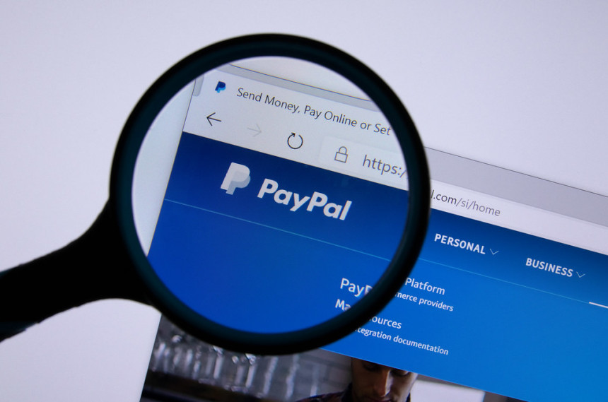 PayPal, náš pokrytecký vychovatel