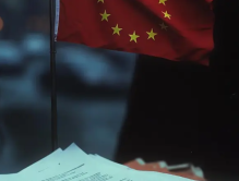 Kdo otvírá dveře hybridním hrozbám