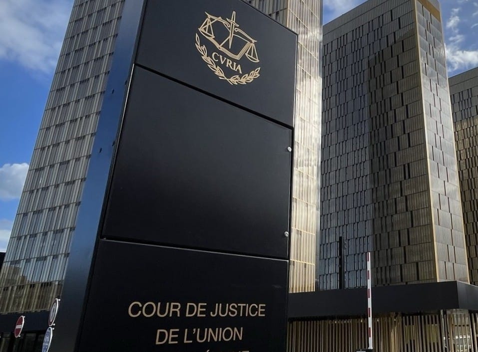 Žaloba sítě X proti pokutě a roli Evropské komise jako regulátora, žalobce i soudce