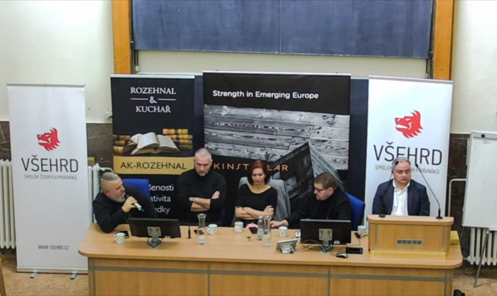 PSX_20211126_183616 Vliv digitálních platforem a sociálních médií na svobodu slova a pluralismus