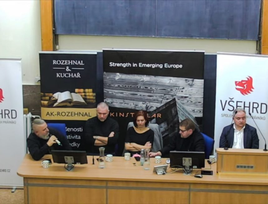 PSX_20211126_183616 Vliv digitálních platforem a sociálních médií na svobodu slova a pluralismus